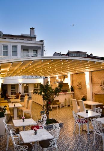 B�y�kada Port Hotel