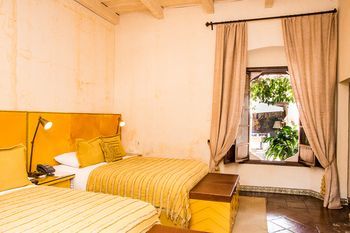 Hotel Mil Flores Luxury Design