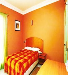 Hotel East West