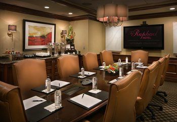 The Raphael Hotel, Autograph Collection