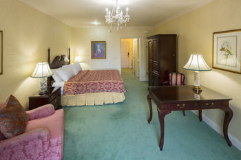 Bristol Hotel, Boutique Collection