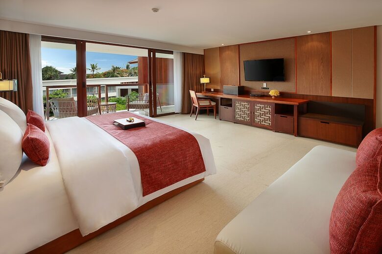 The Bandha Hotel & Suites