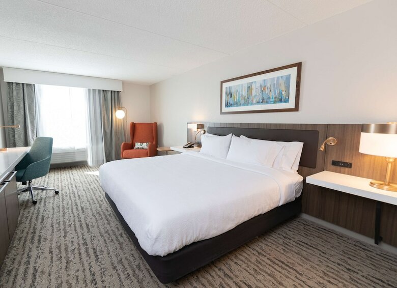 Doubletree By Hilton Hotel Des Moines Airport