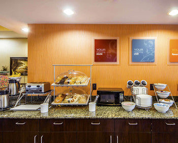 Hotel Comfort Inn & Suites