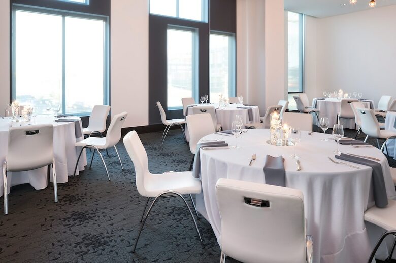 Hotel Le M�ridien Columbus, The Joseph