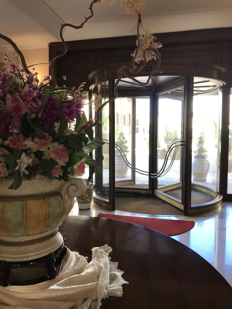 New Hotel Palace