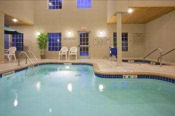 Grandstay Hotel & Suites