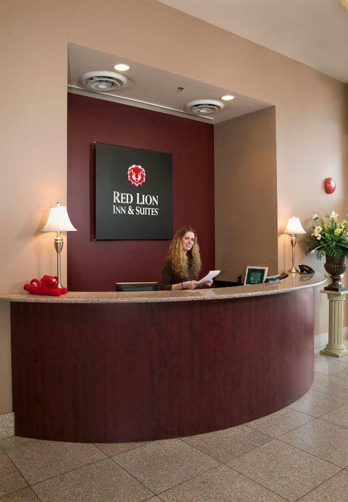 Hotel Red Lion Inn And Suites