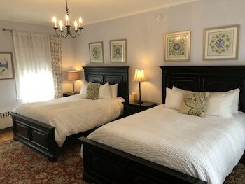 Bed & Breakfast Newport Blues Inn
