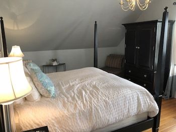 Bed & Breakfast Newport Blues Inn
