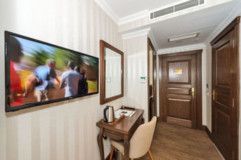 Realstar Hotel