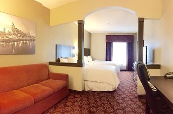 Hotel Brentwood Suites