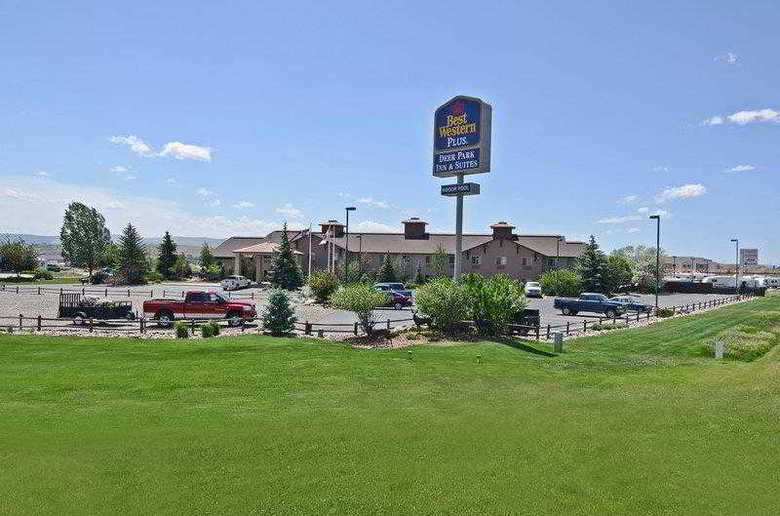Best Western Plus Deer Park Hotel & Suites