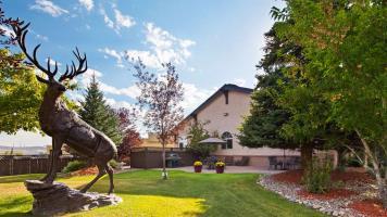 Best Western Plus Deer Park Hotel & Suites