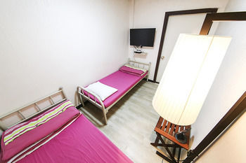 Fully Hong Hostel Insadong