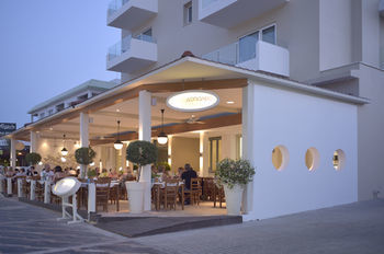 Hotel Sunrise Gardens