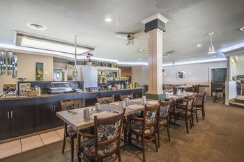 Hotel Quality Inn & Suites