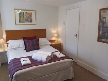 Hotel Coward�s Guest House