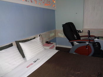 Mac Hotel