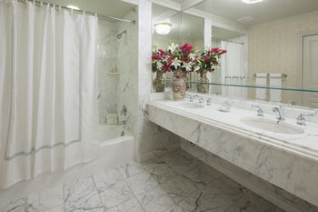 Bristol Hotel, Boutique Collection