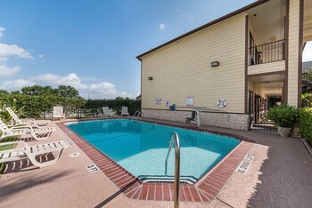 Hotel Lone Star Inn & Suites