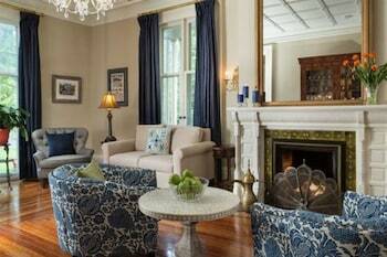 Bed & Breakfast Landmark Inn