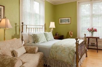 Bed & Breakfast Landmark Inn