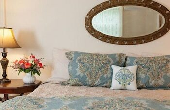 Bed & Breakfast Landmark Inn