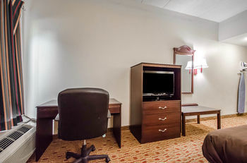 Hotel Quality Inn & Suites