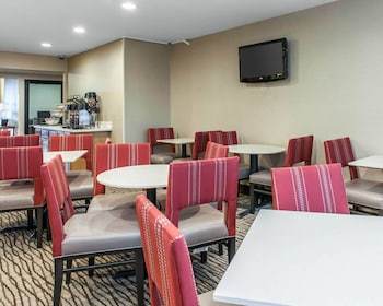 Hotel Comfort Inn & Suites