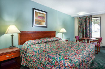 Motel 6 Kenly, Nc