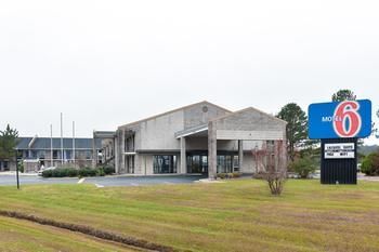 Motel 6 Kenly, Nc