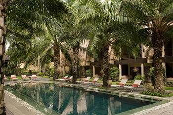 Hotel Segara Village
