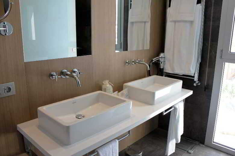 Hotel Pure Salt Garonda