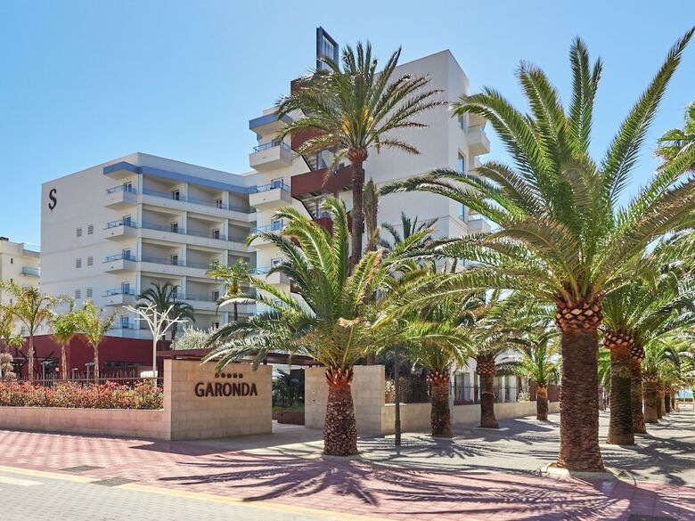Hotel Pure Salt Garonda