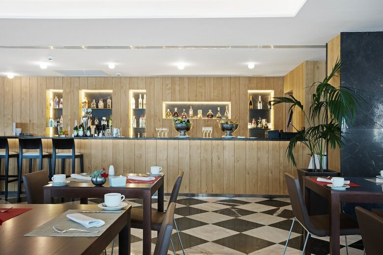 Hotel Pure Salt Garonda