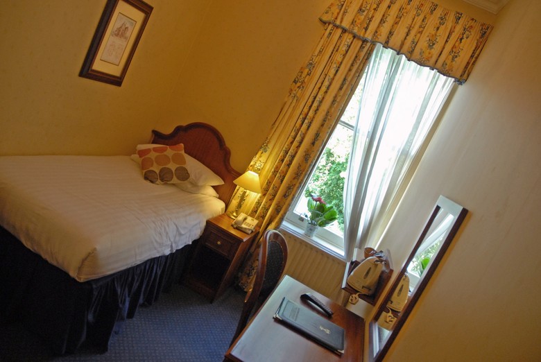 Kensington Gardens Hotel