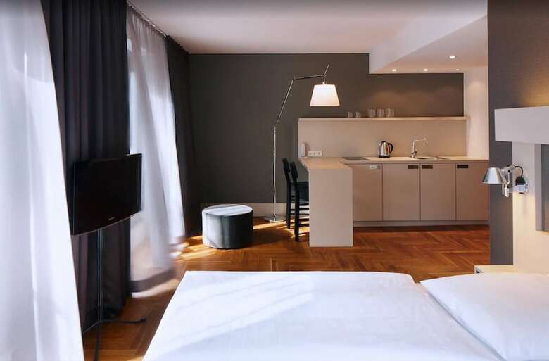 Hotel Amano
