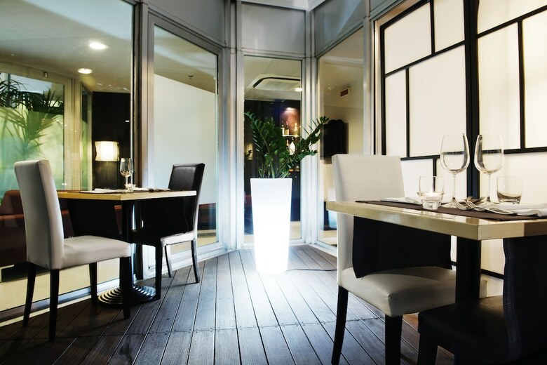 Twenty One Hotel