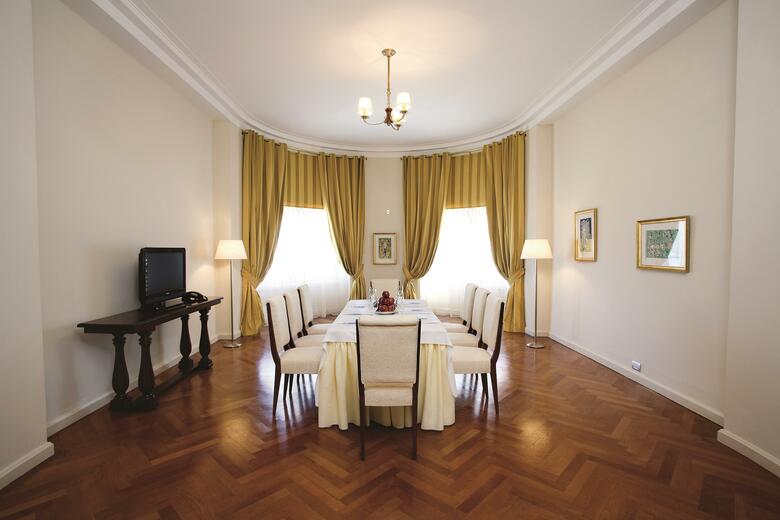 NH Gran Hotel Provincial