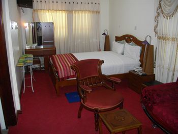 Aparthotel De Holiday Beach Hotel