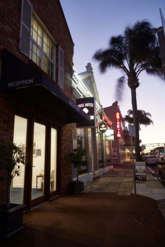 Rose Hotel & Motel