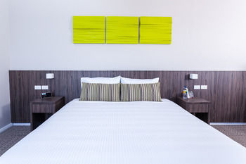Hotel Ibis Styles The Entrance