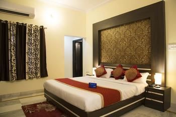 Hotel Oyo Premium Shyam Nagar