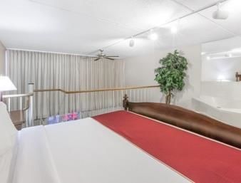 Ramada Grayling Hotel And Conference Center