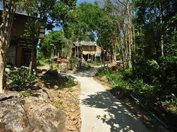 Hotel Phutawan Bamboo Bungalow