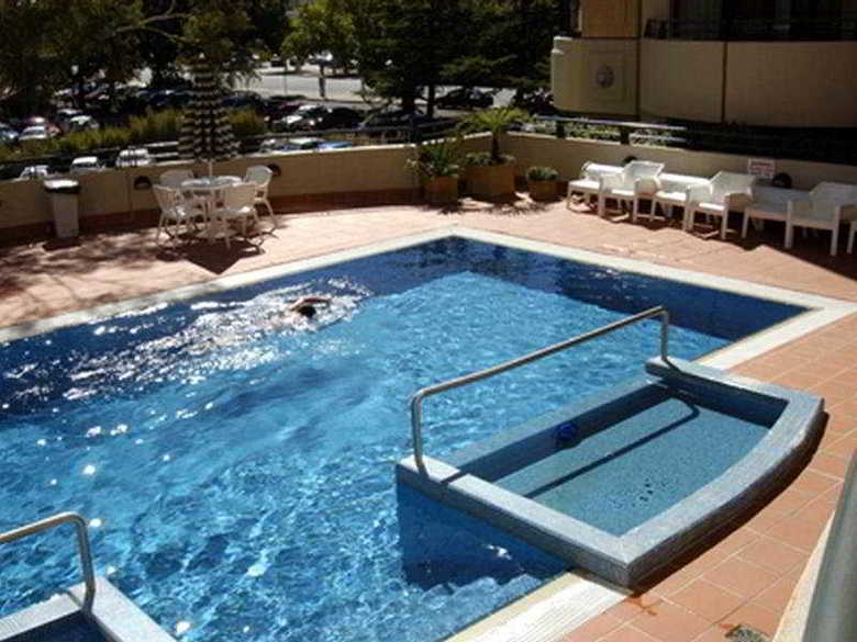 Medina Executive James Court Hotel