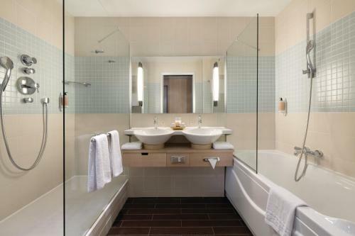 Hotel Dolca Chantilly