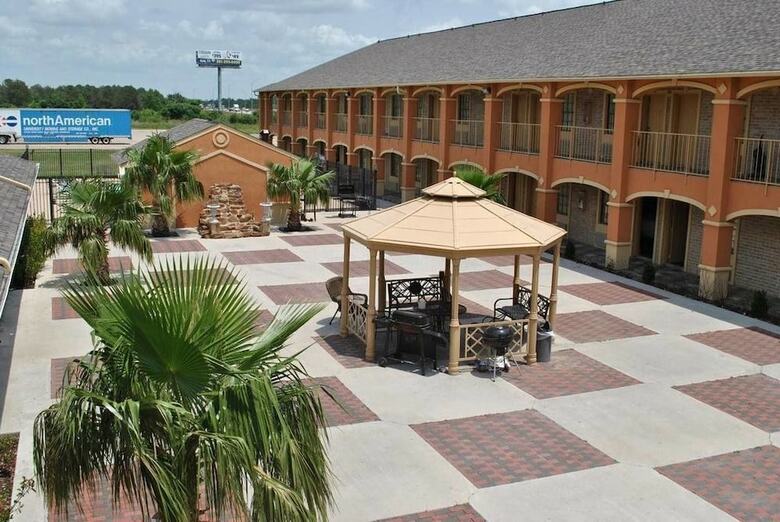 Hotel Executive Inn