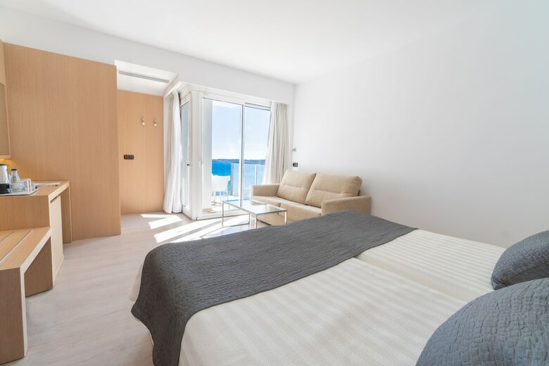 Cm Playa Del Moro Hotel